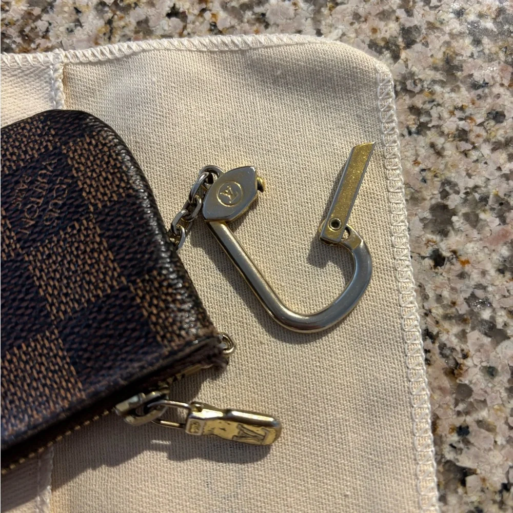 Louis Vuitton Damier Ebene Key Pouch with Gold Clasp - Picture 4 of 11